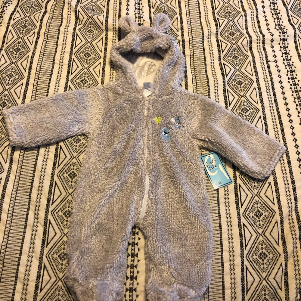 Baby Super Soft Outfit with Hood and Zipper. 6/9M